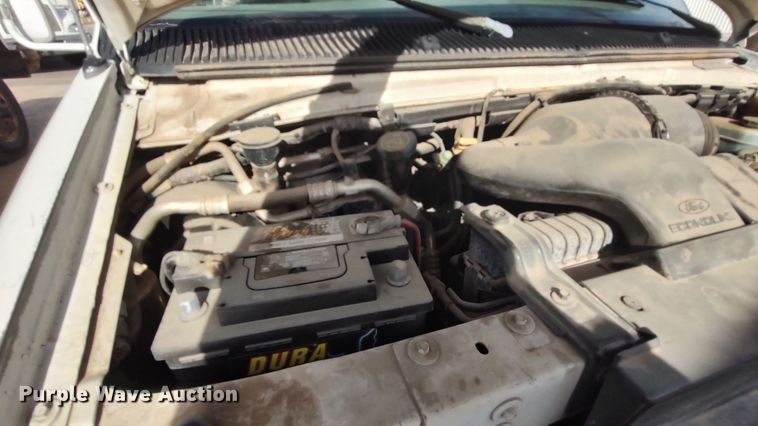 image for item LK9499 2000 Ford E350 Super Duty  box truck