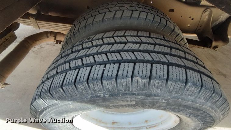 image for item LK9499 2000 Ford E350 Super Duty  box truck