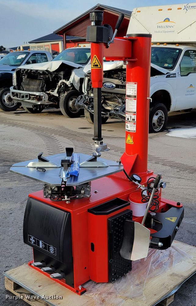 image for item LY9899 2022 Tyre Changer TC-24  tire machine