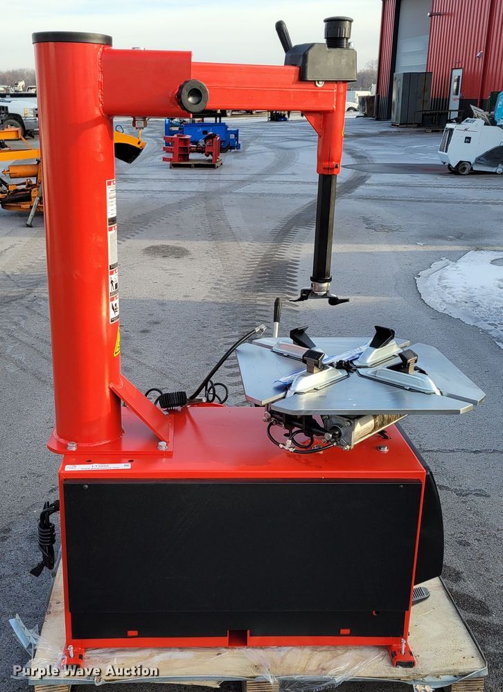 image for item LY9899 2022 Tyre Changer TC-24  tire machine