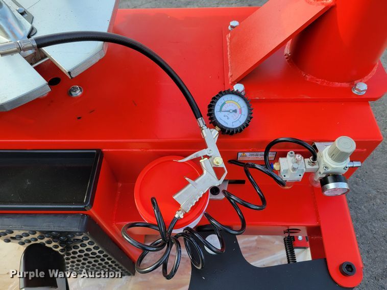 image for item LY9899 2022 Tyre Changer TC-24  tire machine