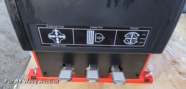 image for item LY9899 2022 Tyre Changer TC-24  tire machine