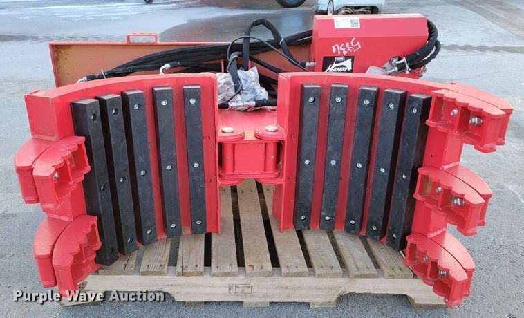 image for item LY9901 2022 Handy Attachments HRTH43  skid steer rock and tree handler