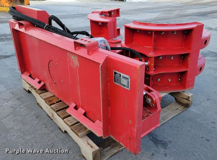 image for item LY9901 2022 Handy Attachments HRTH43  skid steer rock and tree handler