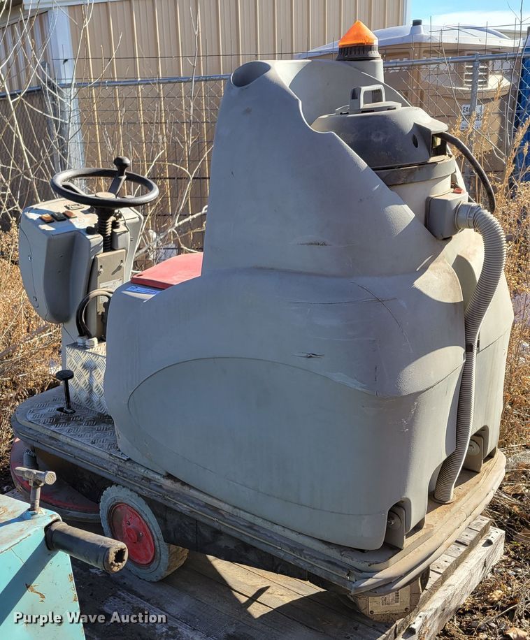 image for item LY9914 2009 Comac CM 70HS  floor buffer