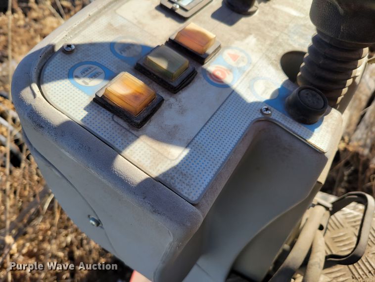 image for item LY9914 2009 Comac CM 70HS  floor buffer