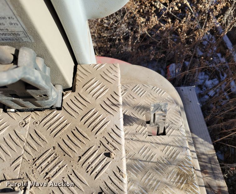 image for item LY9914 2009 Comac CM 70HS  floor buffer