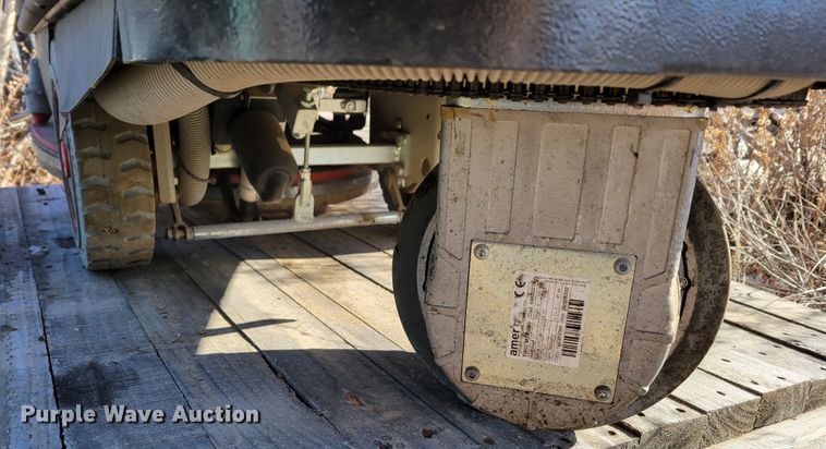 image for item LY9914 2009 Comac CM 70HS  floor buffer