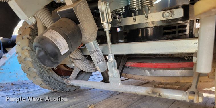 image for item LY9914 2009 Comac CM 70HS  floor buffer