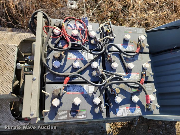 image for item LY9914 2009 Comac CM 70HS  floor buffer