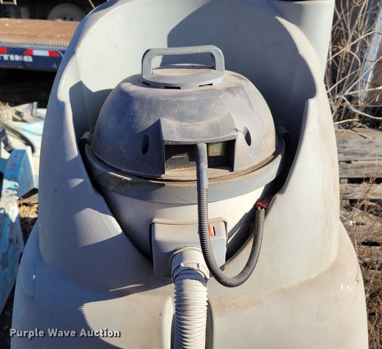 image for item LY9914 2009 Comac CM 70HS  floor buffer