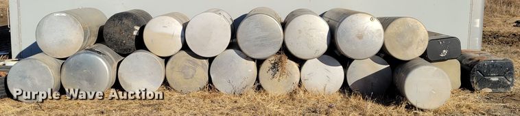 image for item LY9919 Fuel tanks