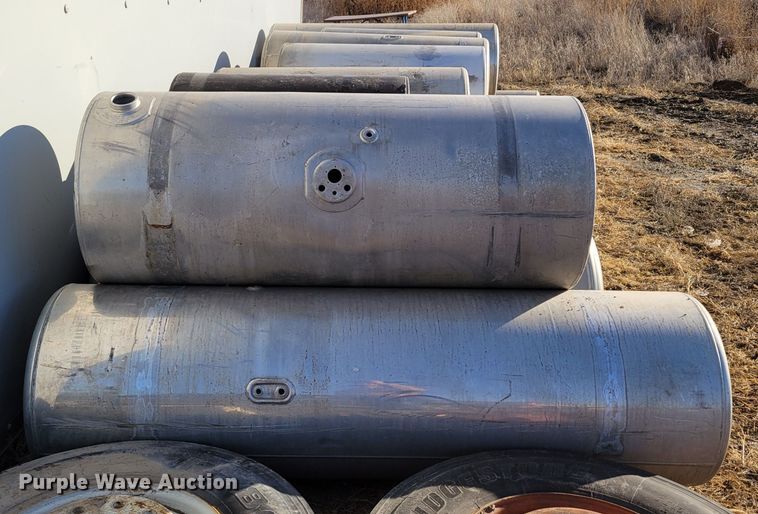 image for item LY9919 Fuel tanks