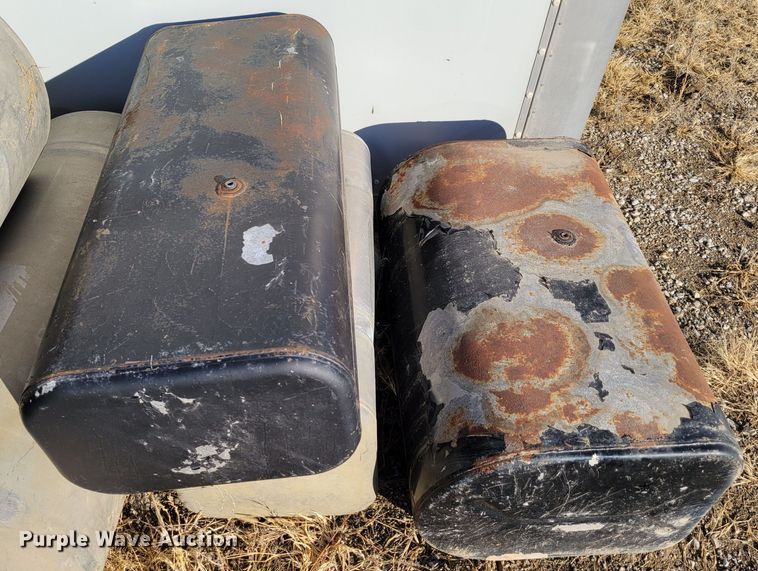 image for item LY9919 Fuel tanks