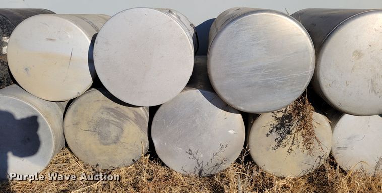 image for item LY9919 Fuel tanks