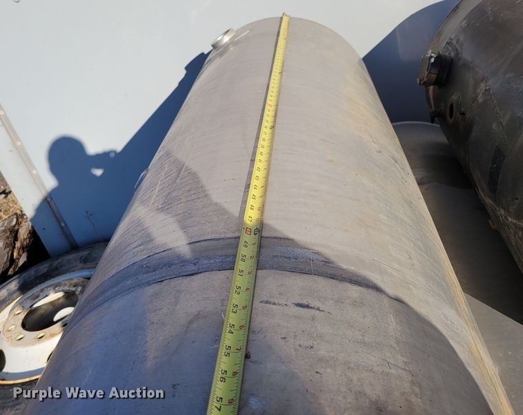 image for item LY9919 Fuel tanks