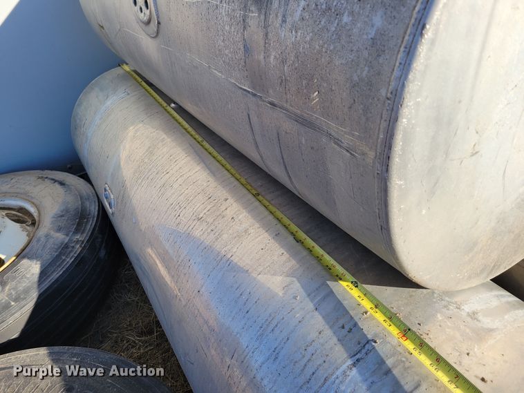 image for item LY9919 Fuel tanks