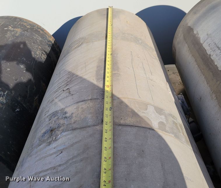 image for item LY9919 Fuel tanks