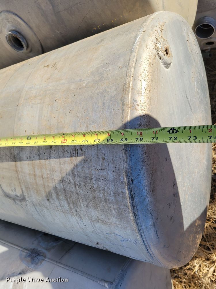 image for item LY9919 Fuel tanks