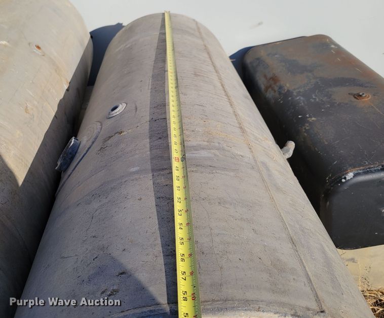 image for item LY9919 Fuel tanks