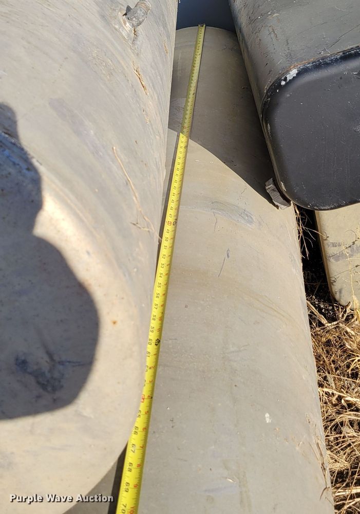 image for item LY9919 Fuel tanks