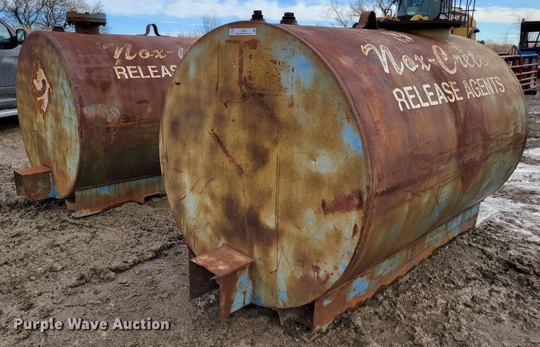 image for item LY9920 (2) fuel tanks