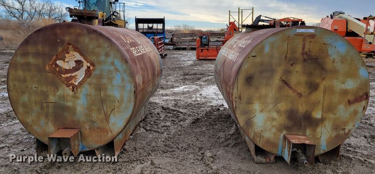 image for item LY9920 (2) fuel tanks