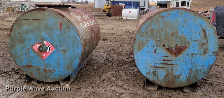 image for item LY9920 (2) fuel tanks