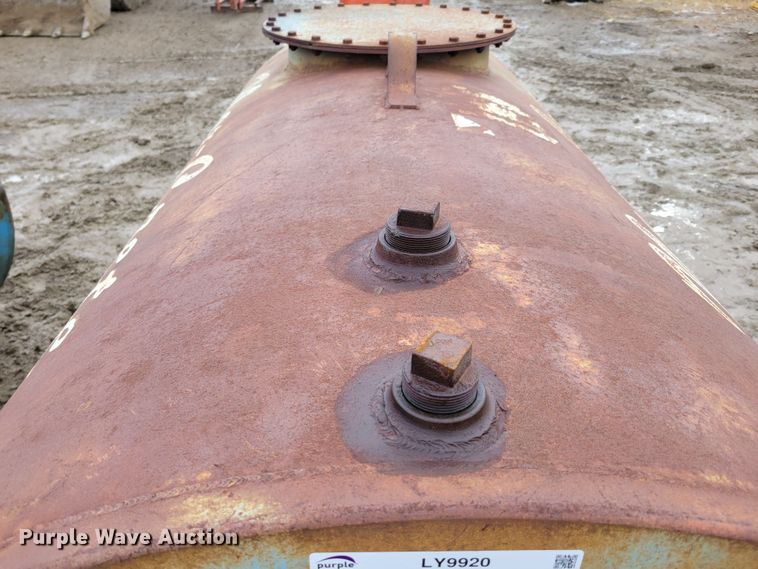 image for item LY9920 (2) fuel tanks