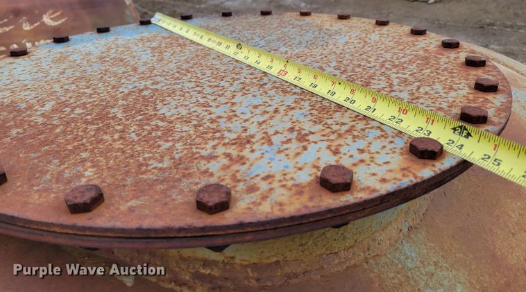 image for item LY9920 (2) fuel tanks