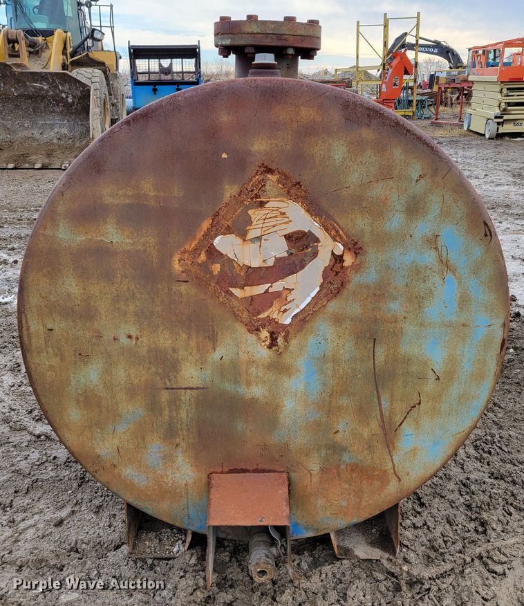 image for item LY9920 (2) fuel tanks