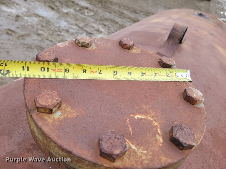 image for item LY9920 (2) fuel tanks