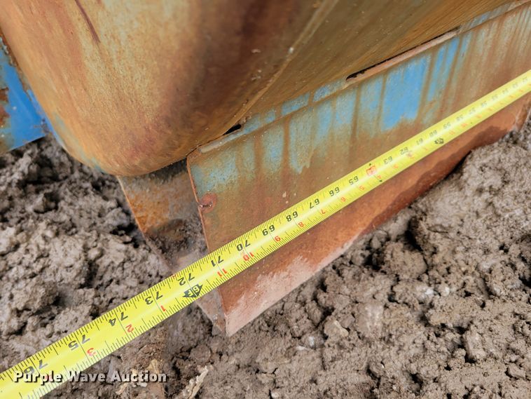 image for item LY9920 (2) fuel tanks