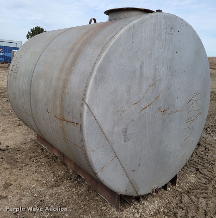 image for item LY9921 Fuel  tank