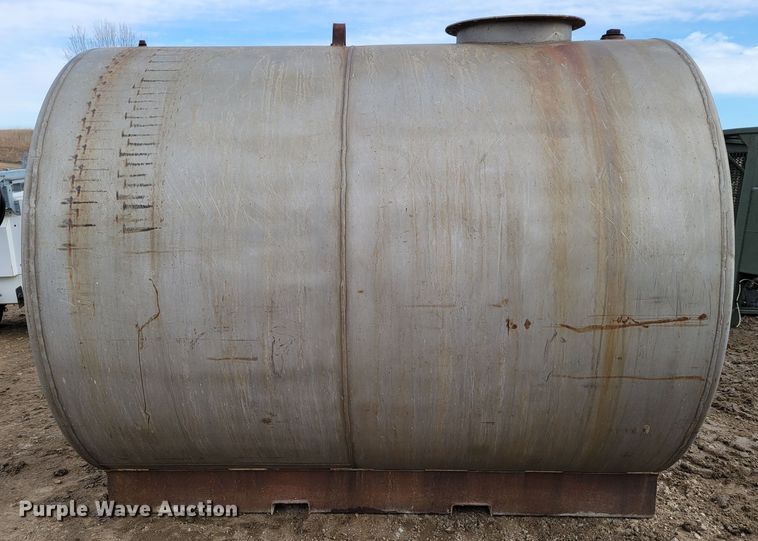 image for item LY9921 Fuel  tank