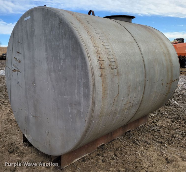 image for item LY9921 Fuel  tank