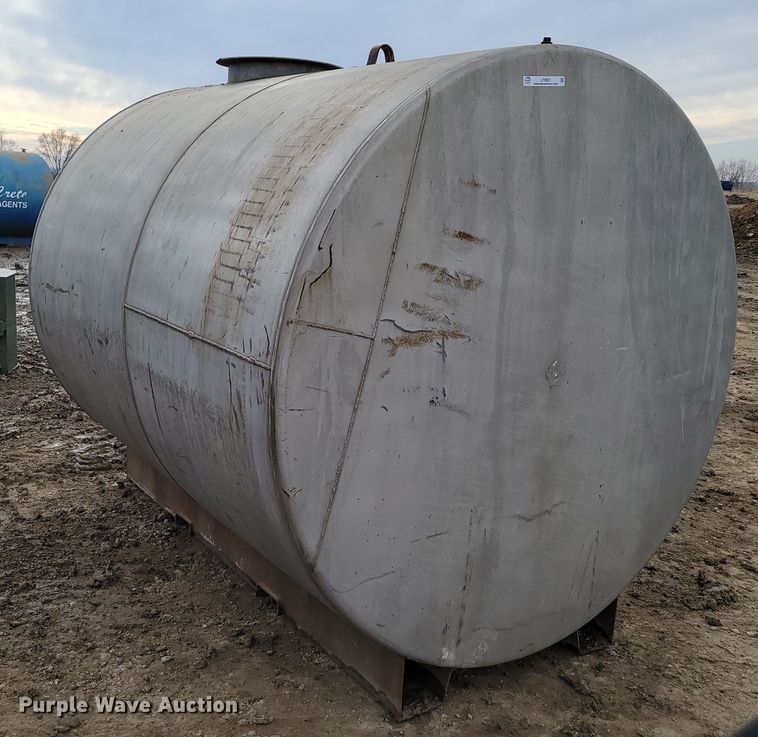 image for item LY9921 Fuel  tank