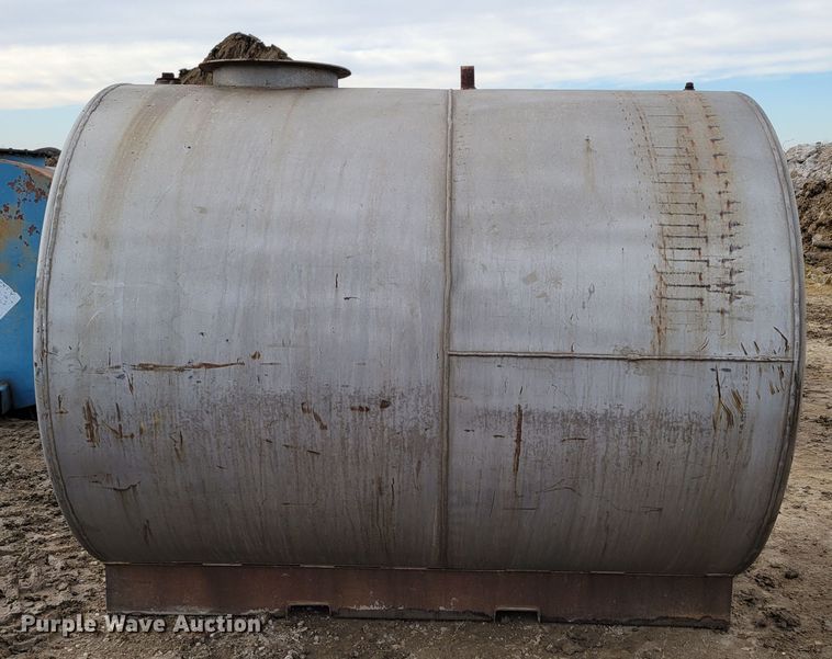 image for item LY9921 Fuel  tank
