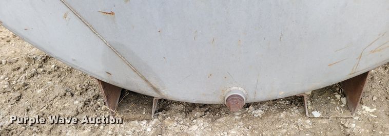 image for item LY9921 Fuel  tank