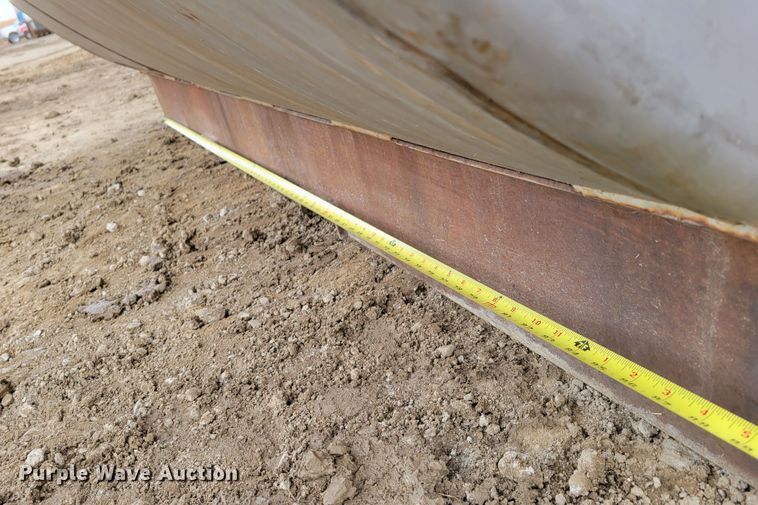 image for item LY9921 Fuel  tank