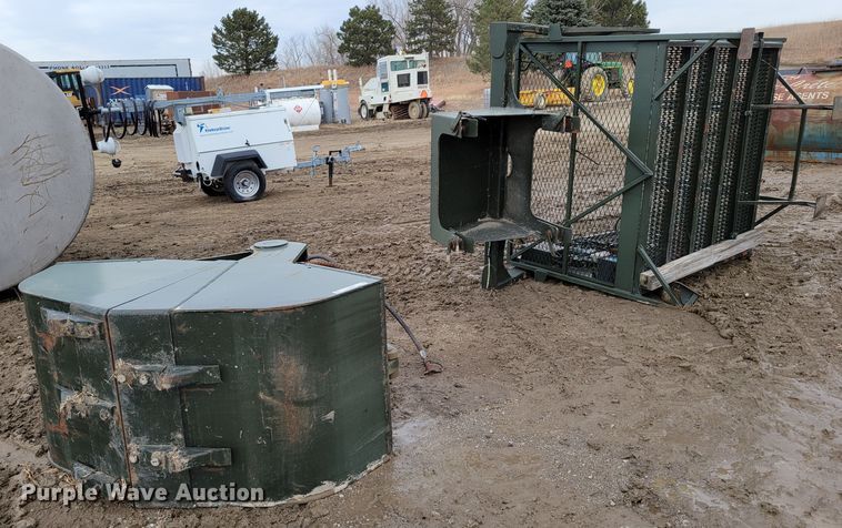 image for item LY9926 1992 P&H Century CN115  crane attachments