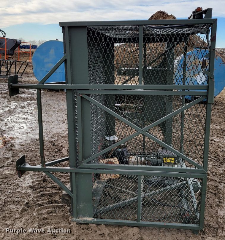 image for item LY9926 1992 P&H Century CN115  crane attachments