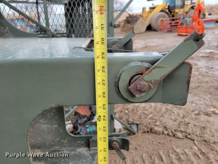 image for item LY9926 1992 P&H Century CN115  crane attachments