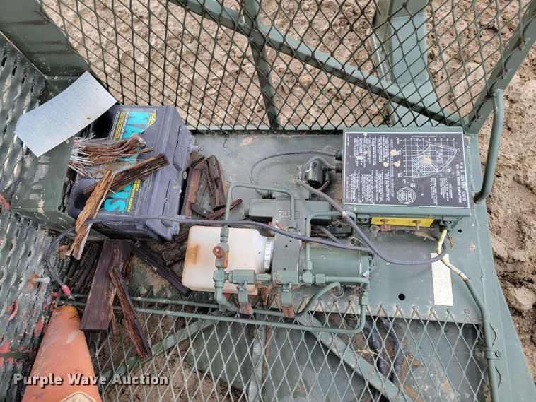 image for item LY9926 1992 P&H Century CN115  crane attachments