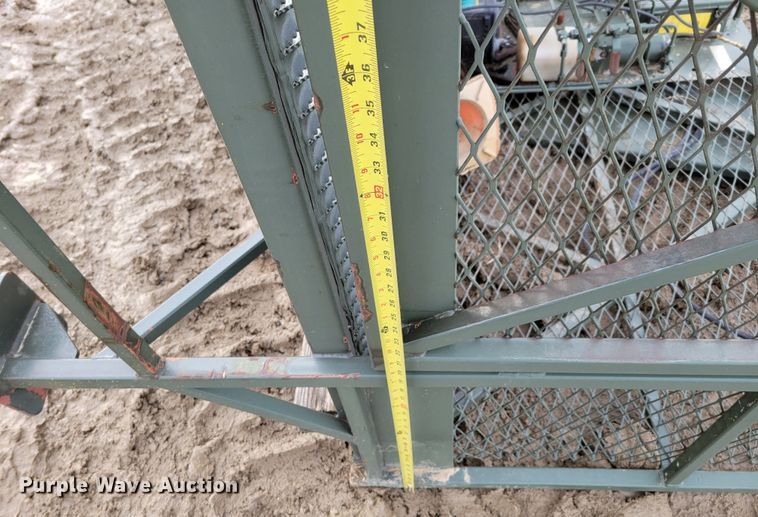 image for item LY9926 1992 P&H Century CN115  crane attachments