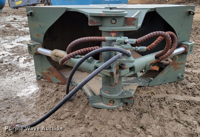 image for item LY9926 1992 P&H Century CN115  crane attachments