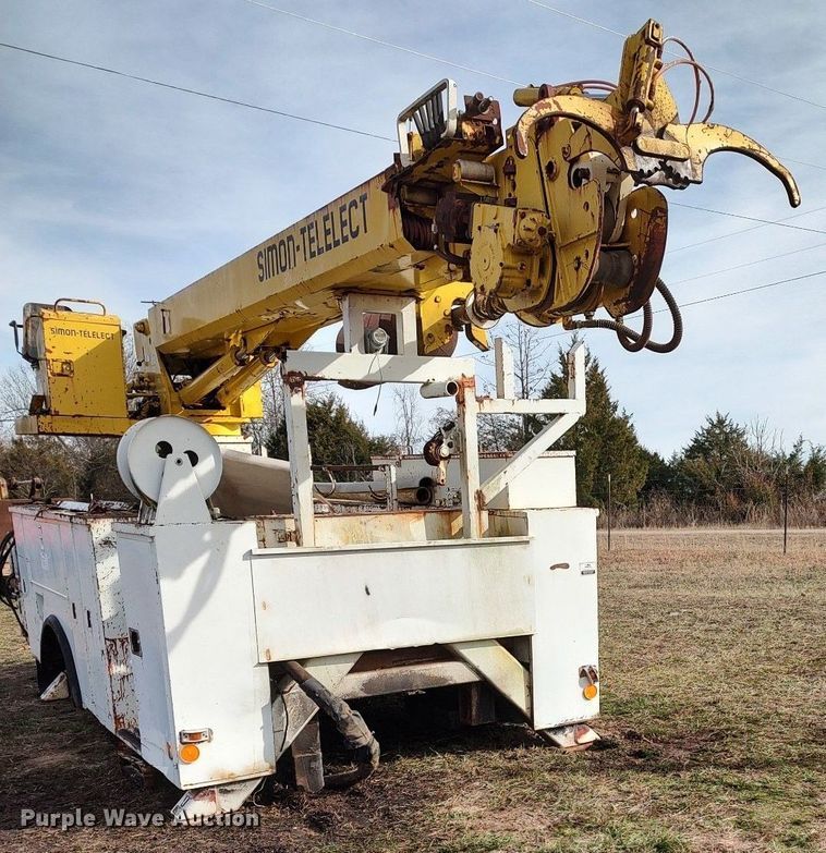 image for item MH9658 Altec  digger derrick bed