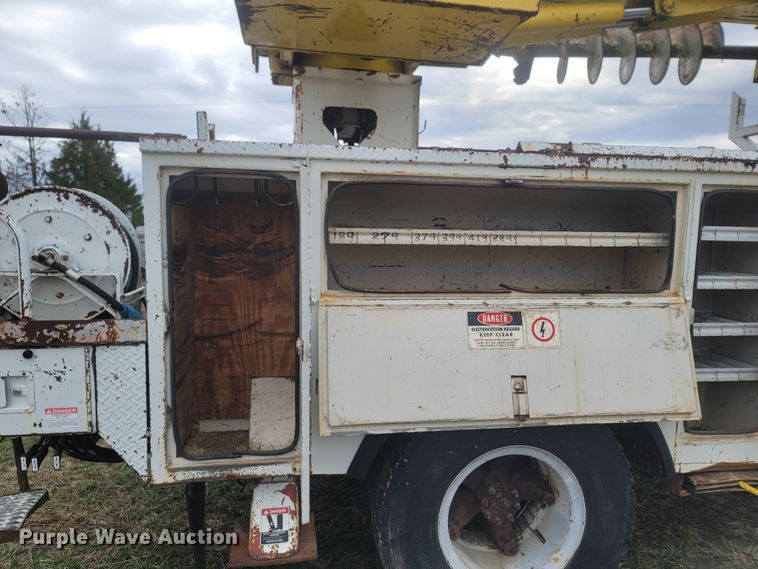 image for item MH9658 Altec  digger derrick bed
