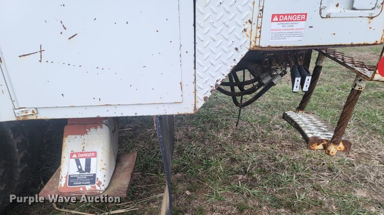 image for item MH9658 Altec  digger derrick bed