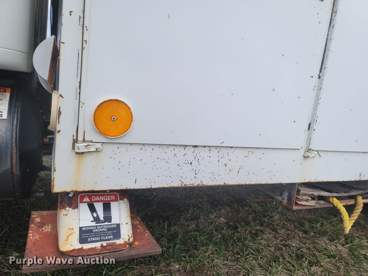 image for item MH9658 Altec  digger derrick bed